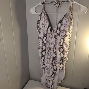 NWOT SNAKE PRINT 1PC SWIMSUIT SIZE XL BRAND UNKOWN